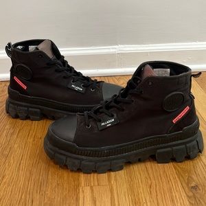 Palladium Revolt TX Hi - Size 10 - All Black